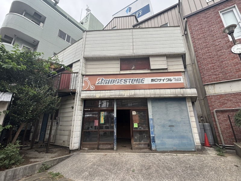 鶴ヶ峰駅徒歩2分の路面角地物件！大きくファサードを確保でき視認性◎ (221785)