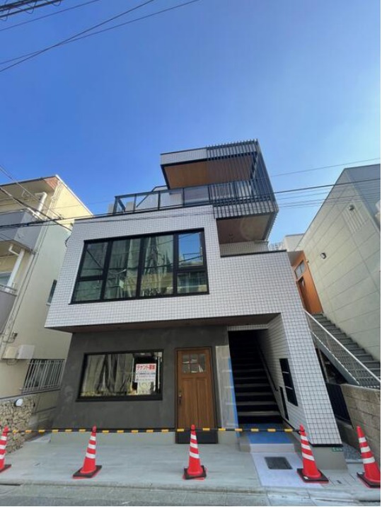 中目黒駅徒歩4分！目黒川近くの新築1階約20.5坪。飲食店可・重飲食相談可 (222317)
