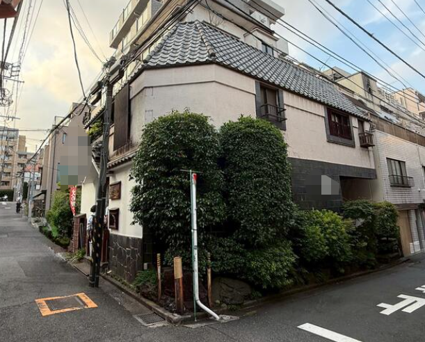飯田橋駅 徒歩5分 2F+RF〈B区画〉 スケルトン物件 【重飲食可】 (222519)