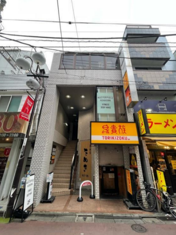 下高井戸駅徒歩1分、日大通り沿いのサービス店舗や事務所にオススメな物件です！ (222702)