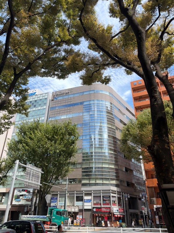 【新宿三丁目駅C8出口徒歩1分】約24坪の店舗·事務所! (222948)