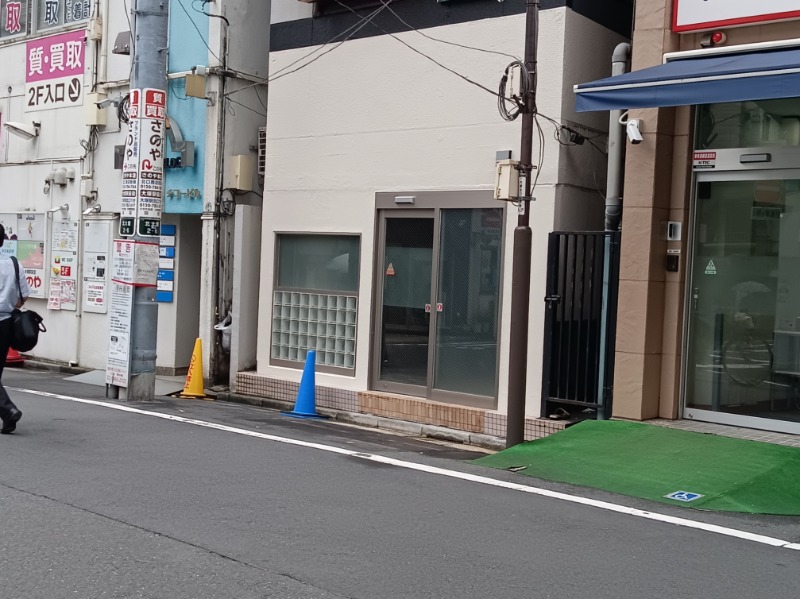 大塚駅北口「大塚銀の鈴通り商店街」入口付近店舗　重飲食可 (224070)